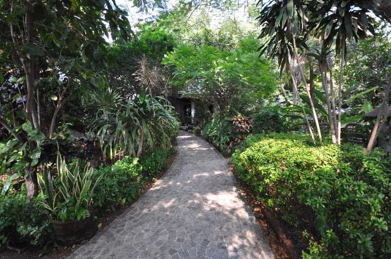 Momchailai Pattaya Retreat Buitenkant foto
