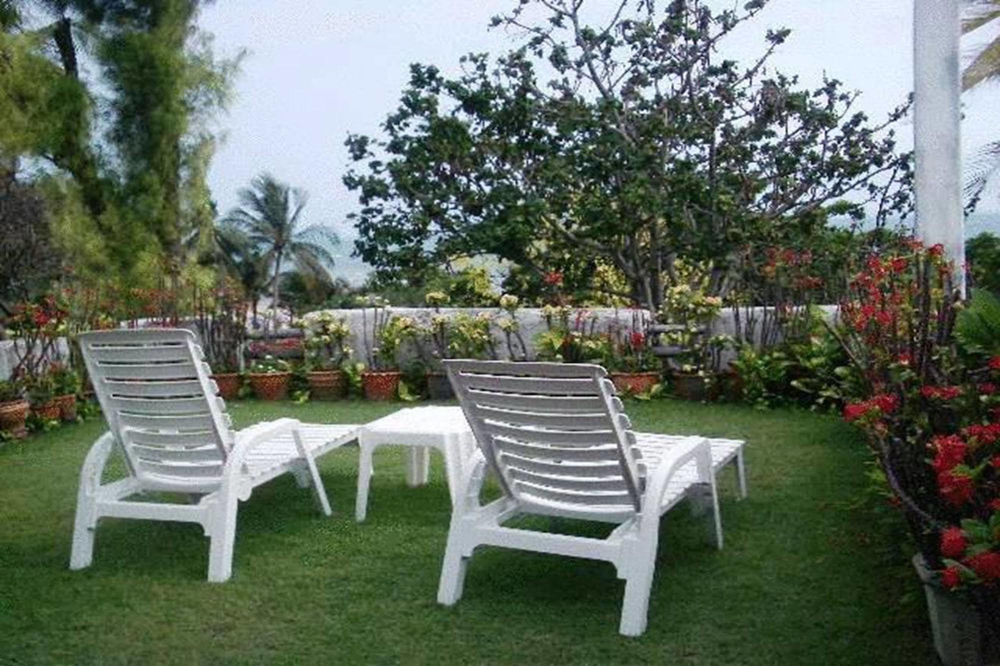 Momchailai Pattaya Retreat Buitenkant foto